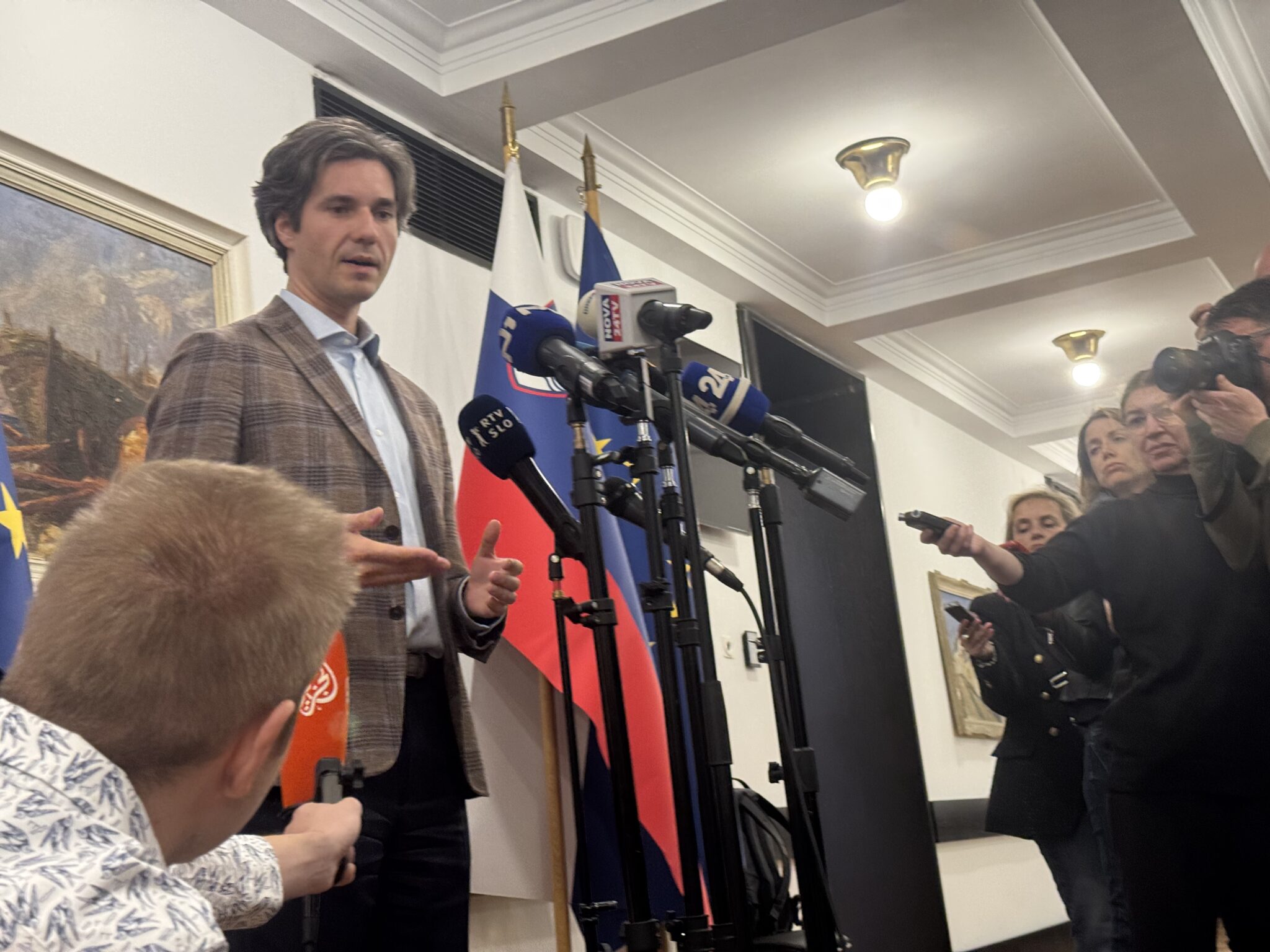 Marc Poskus (VIDEO) Dogovor o prenovi pokojninskega sistema padel v vodo - Luka ...