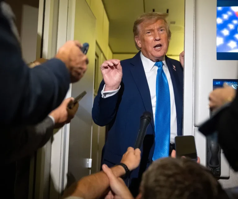 “Ne bomo ga ubili, vsaj za zdaj ne” – Donald Trump o iranskem vrhovnem vodji Ali Hameneju, ki opozarja: “Bitka se začenja”