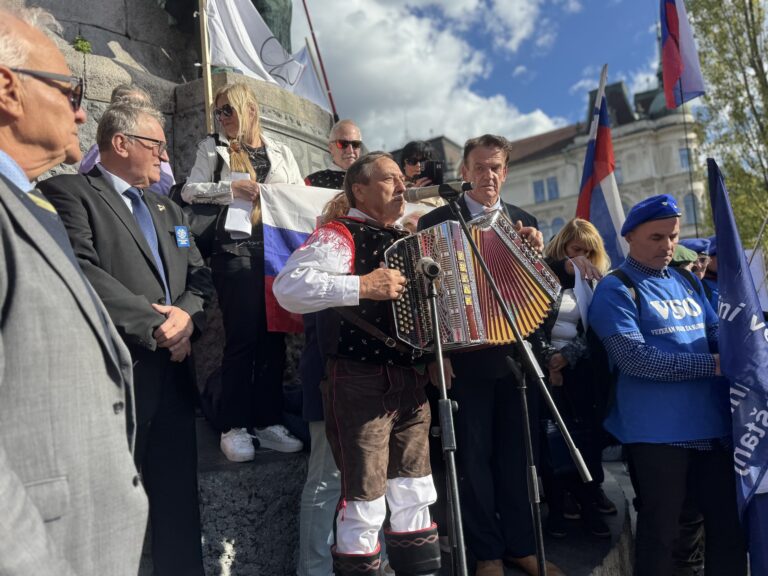 (V ŽIVO) “Danes je to zadnji shod, ki smo ga pripravili mi skupaj, zadnji” – Pavel Rupar ne bo več protestiral