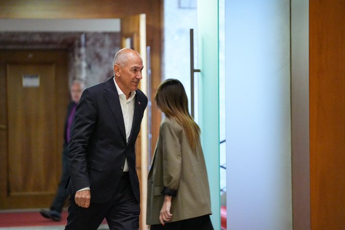 (VIDEO) Janševi bojkotirali nagovor predsednice –  Poglejte, kaj je povedala Anja Bah Žibert o tem, zakaj?