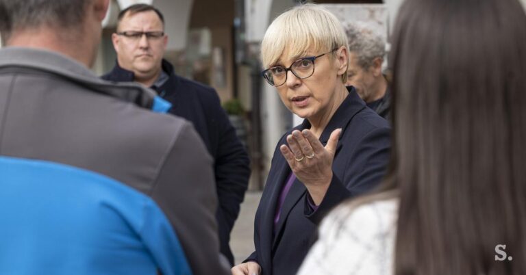 (V ŽIVO) Pirc Musarjeva na izredni seji DZ tudi o  “nedopustnosti izrabljanja dogodka (v Novem Mestu) v predvolilne namene ali za nabiranje političnih točk”