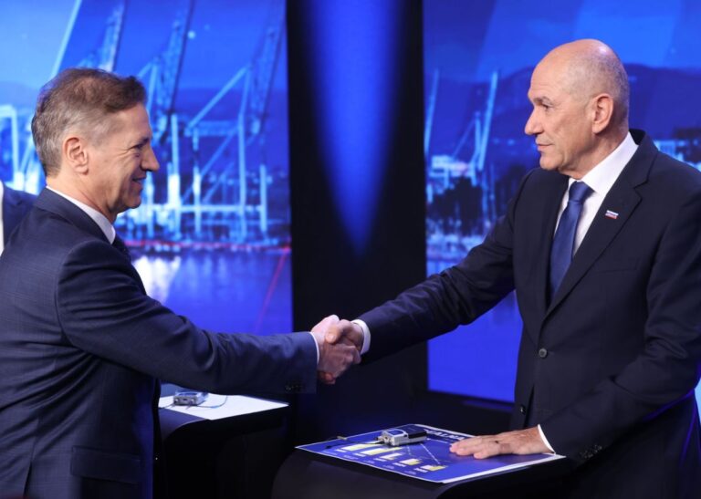 (VIDEO) Janša in Golob sta se končno “soočila” na POP-u – Kdo je dobil prvo dvoboj?