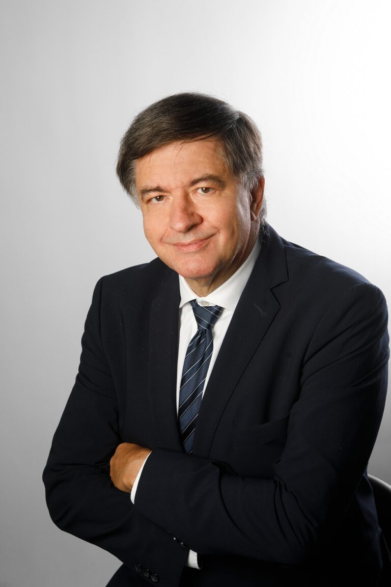 “Mislim, da bomo eno velikih presenečenj teh volitev” – Vlado Dimovski ob vložitvi liste Zelenih Slovenije in Stranke generacij