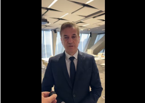 (VIDEO) “Imeli smo dober sestanek” – Robert Golob zadovoljen s sestankom v Kristalni palači