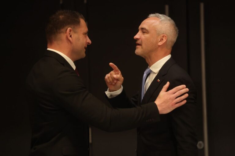 (V ŽIVO) Kaj sta zmenila Zoran Stevanović in Janez Cigler Kralj, kdo bo zdaj predsednik DZ?