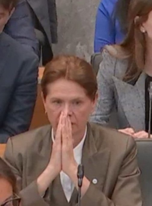 (VIDEO) “Obrazi in slike ki povejo vse” – Reakcija Alenke Bratušek, po izvolitvi Stevanovića, postala pravi viralni hit, ki je preplavil družbena omrežja