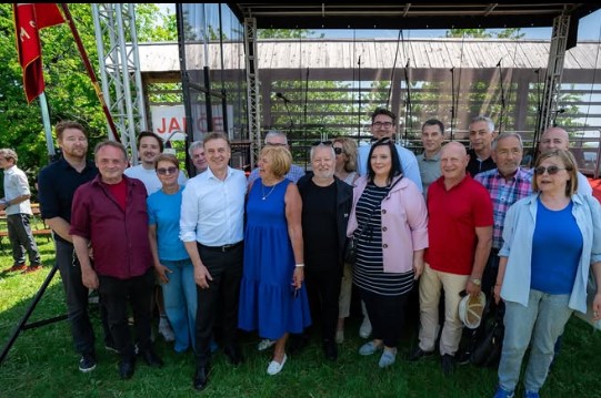 (VIDEO)”Prihaja čas, ko bo slovenska demokracija na največji preizkušnji” – Robert Golob na Jančah