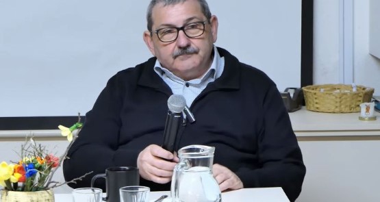 “Danes lahko slavite, od jutri naprej pa boste pod zelo budnim očesom mojih medijev” – Aleš Štrancar napoveduje, da bo še bolj “pasji” do Janševe vlade, kot do Golobove in da bodo “scali kri”