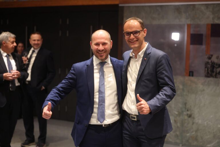 Šircelj, Vrtovec, Hajdinjak, Logar ….Imena ministrov, ki že imajo “rezerviran položaj” v Janševem ministrskem kabinetu