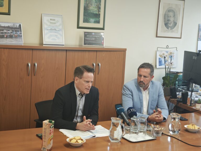 (VIDEO) Komunalno podjetje Vrhnika znižuje cene ravnanja z odpadki in predstavlja uspešno poslovanje v letu 2025