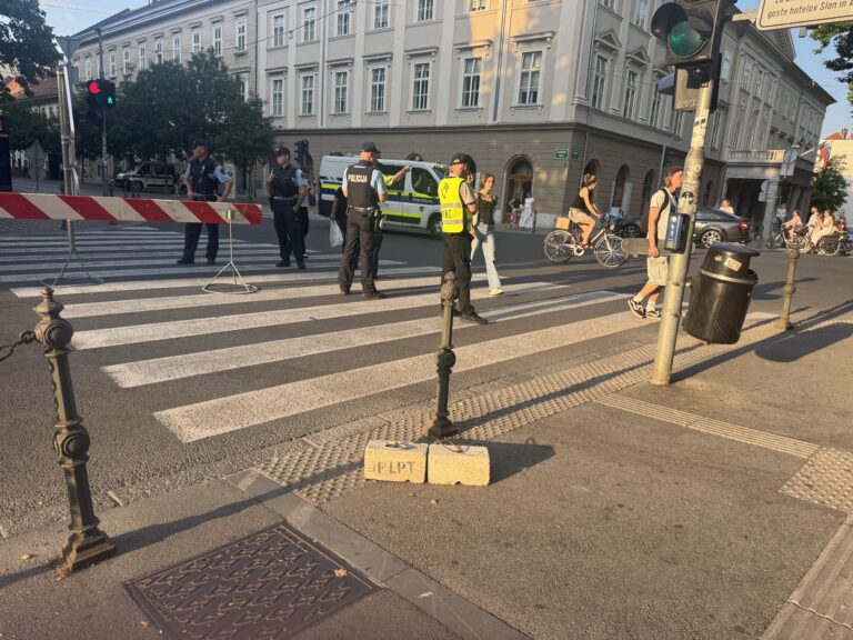 “Tisti, ki je včeraj postavil te ograje, je naredil veliko napako” – Janez Janša o tem, “da se to ne sme nikoli več ne sme ponoviti”