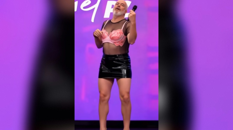 Edi Rama, kontroverzni albanski premier, znan po belih copatih, tokrat “preteral” v roza korzetu in mini krilu