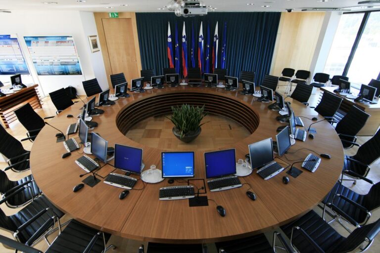 (V ŽIVO) Danes prvi paket zaslišanj kandidatov za ministre