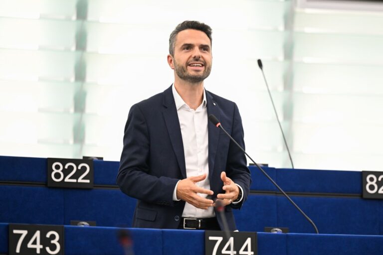 Tonin se je “rešil” z imuniteto – obtožni predlog zoper Jerneja Vrtovca, Janeza Žaklja in Jožefa Horvata ostaja