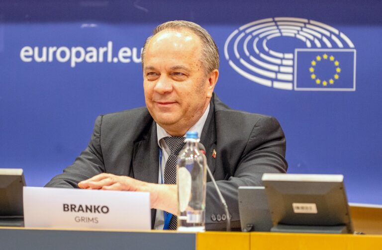 (VIDEO) “Štartal bom tudi na naslednje evropske volitve” – Branko Grims po izključitvi iz politična skupina Evropske ljudske stranke (EPP)