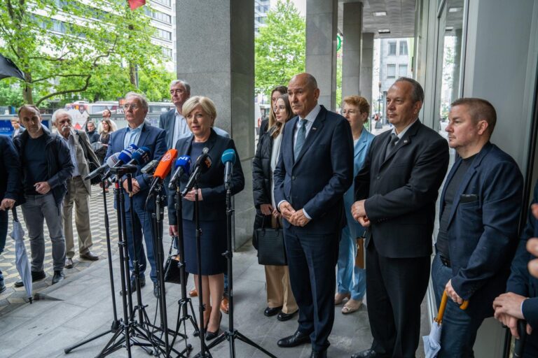 Je dogajanje povezano z Brankom Grimsom že priprava terena za novo, skrajno desno “suverenistično”, stranko?