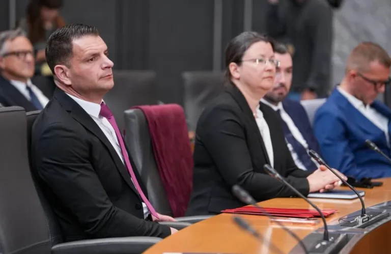 (V ŽIVO) Stevanović pravi, da se bo “losal” poslanca Borisa Mijiča, ker “laži v slovenski politiki ne oprostimo”
