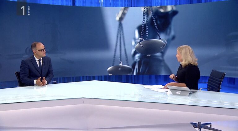 Se koaliciji mudi s spremembo zakona o medijih in RTV tudi zaradi Skoka? – Jezni, ker je voditeljica Odmevov Manica J. Ambrožič “malo trše” prijela Anžeta Logaraja