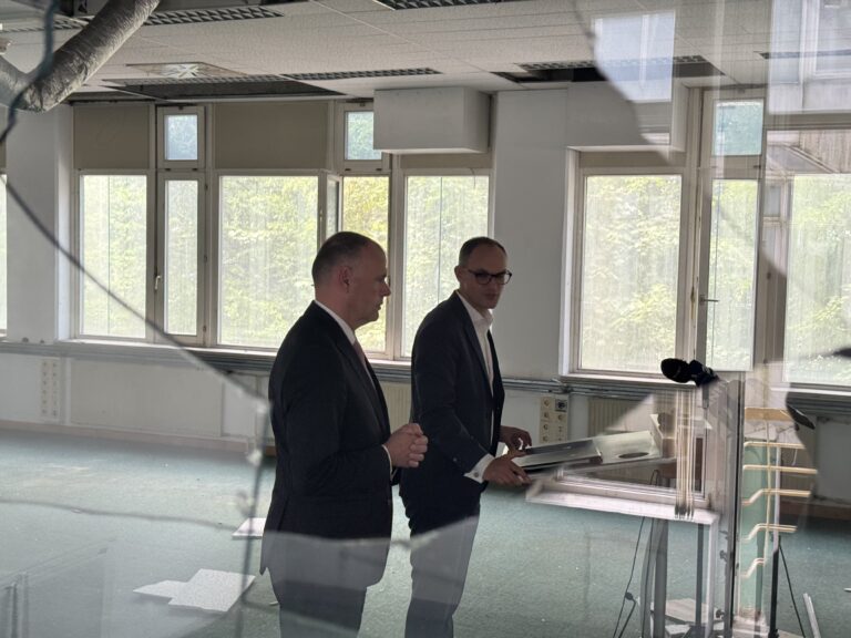 (VIDEO) Simona Drenik Bavdek, Jana Ahčin, Katarina Bervar Sternad Jelena Virant Burni in Miha Lobnik o “neprimernosti zakonodajnega postopka v primeru predloga zakona o Skoku”
