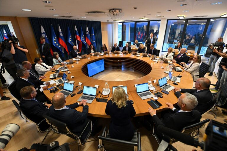 Janšev ministrski kabinet danes o Skoku, ki predvideva tudi ustanovitev novega sodišča – “za sojenje v zadevah korupcije in organiziranega kriminala”