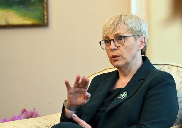 Iskrena bom: “Vsega tega ne znam ustaviti”- Nataša Pirc Musar o “cunamiju” dezinformacij, ki jo je “zadel”