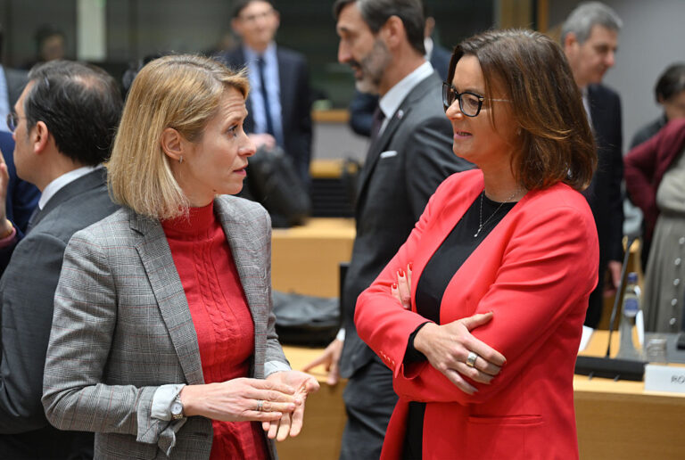 Euractiv o Tanji Fajon kot “socialistični političarki”, ki ji je “desničarska vlade Janeza Janše preprečila”, da bi postala nova posebna odposlanka EU za afriško regijo Sahel
