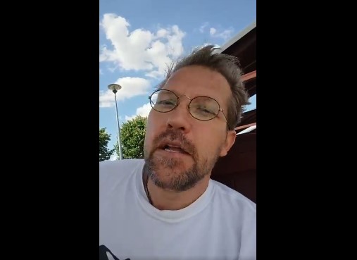 (VIDEO) Jaša Jenull razjezil Logarja, ker je pogojevanje socialne pomoči z družbeno koristnim delom, ocenil za “fašističen zakon po vzoru Hitlerjevih delovnih taborišč”