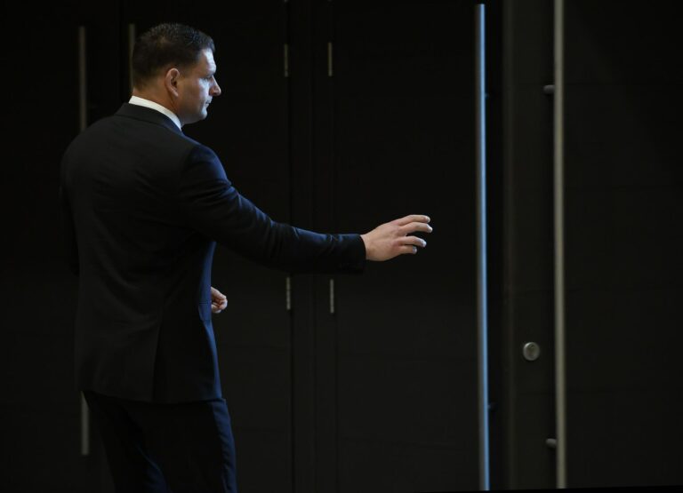 (V ŽIVO) Mahnič zdaj nad Brejca – Kaj bo danes povedal Zoran Stevanović?