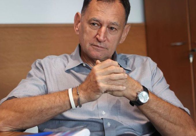 Se napovedi Stevanovića že uresničujejo? Hišne preiskave pri nekdanjem predsedniku uprave Darsa Andreju Ribiču