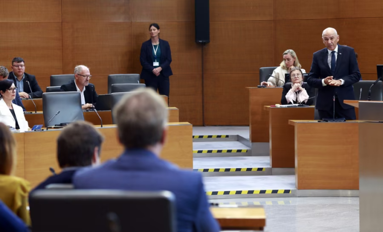 V polemiko med Janšo in Golobom glede Gaze je posegla še Pirc Musarjeva