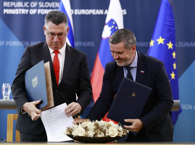 (V ŽIVO) Opozicija – Svoboda, SD in Levica -danes z interpelacijo nad zunanjega ministra Toneta Kajzerja
