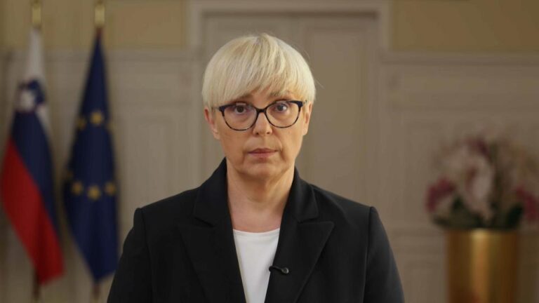 Pirc Musarjeva za Tarčo tudi o tem, katerega obveščevalna služba je avstrijskega novinarja “založila” s podatki?