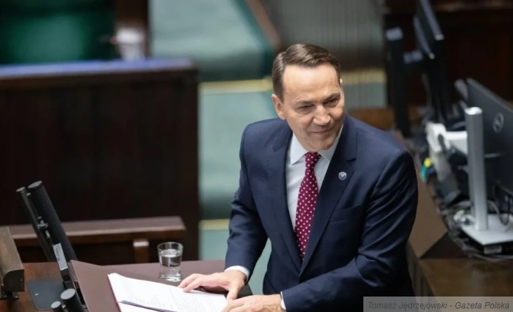 Na kakšni misiji je bil vodja urada za diplomatsko varnost poljskega ministrstva za zunanje zadeve, ki je ponoči padel iz tretjega nadstropja konzulata v Ljubljani?