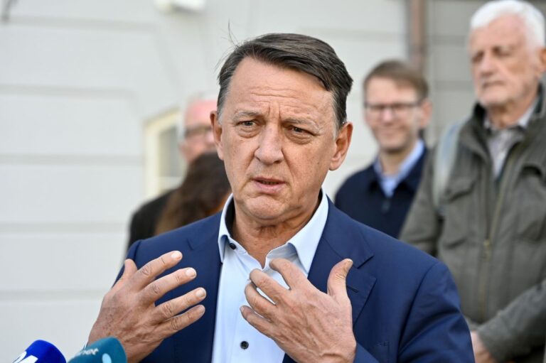 (VIDEO) “Ljubljana se praktično vodi iz enega mesta, iz ene pisarne, iz ene družine in v povezavi z gradbenimi lobiji” – Anton Rop o tem, kaj bo spremenil
