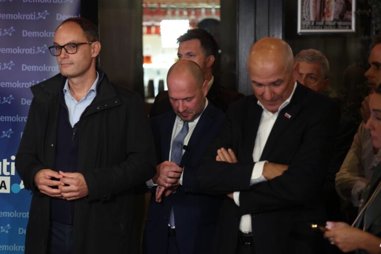 Glasovi iz tujine na izide referendumov niso vplivali