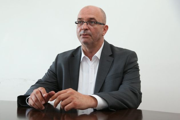 (VIDEO) Opozicija nad šefa Ukoma Sebastjana Jeretiča zaradi zapisa “o nujni demokratični deratizaciji sodstva”