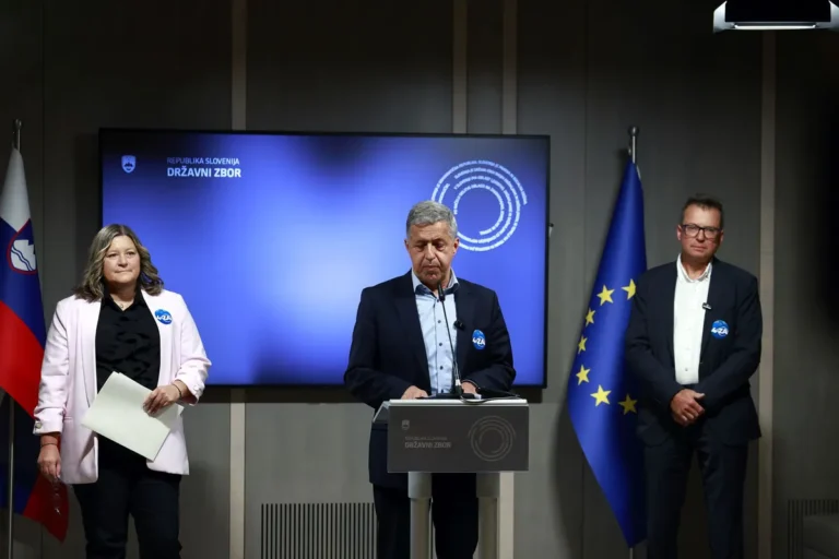 (VIDEO) Koalicija s tremi novimi posvetovalnimi referendumi