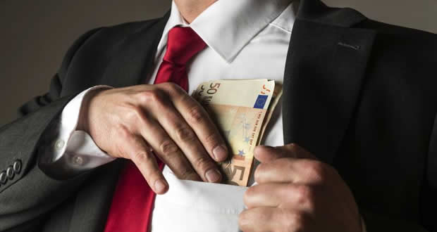 Potem, ko je “padla kocka” glede afere Black Cube, še parlamentarna preiskava “obvodnega” financiranja strank