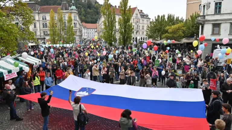 V Ljubljani shod in kontra shod nasprotnikov in zagovornikov pravice do splava